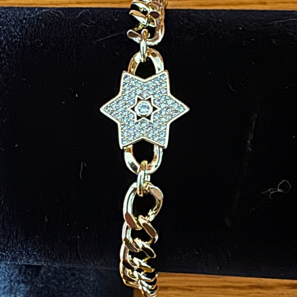 Macy’s 18k Gold Plated Cubic Zirconia Star Link Bracelet